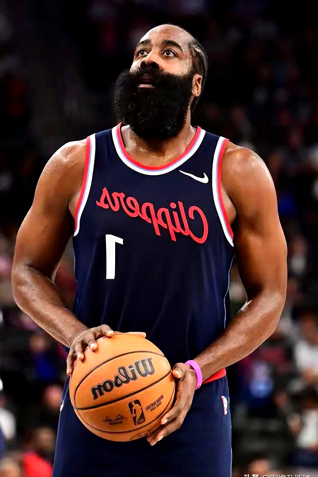 关于哈登迎来十赛季高光表现，中国队球迷沸腾！的信息