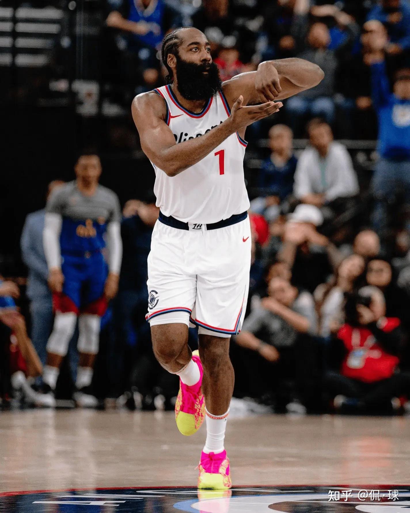 包含哈登回归赛场，败北首场状态亮眼，TL观众沸腾！的词条